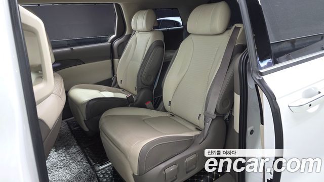 Kia Carnival (IV) Gasoline 7-Seater Signature 2021 — фото 16