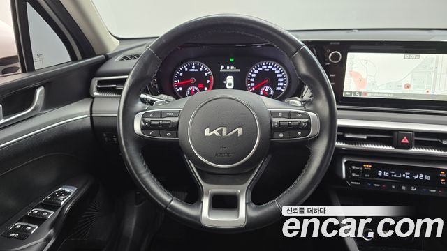Kia K5 (III) 2.0 Prestige 2023 — фото 13