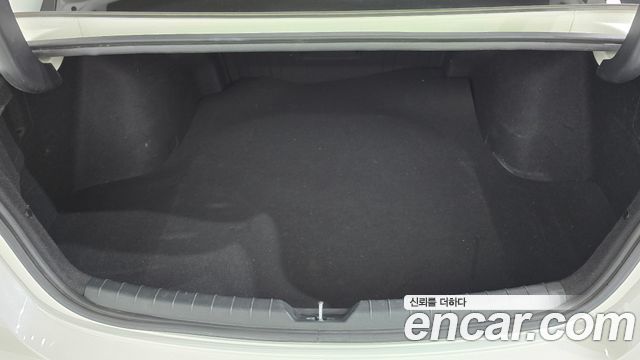 Kia K5 (III) 2.0 Prestige 2023 — фото 15
