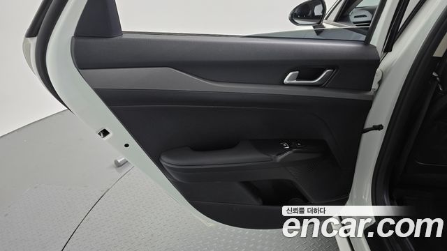 Kia K5 (III) 2.0 Prestige 2023 — фото 25