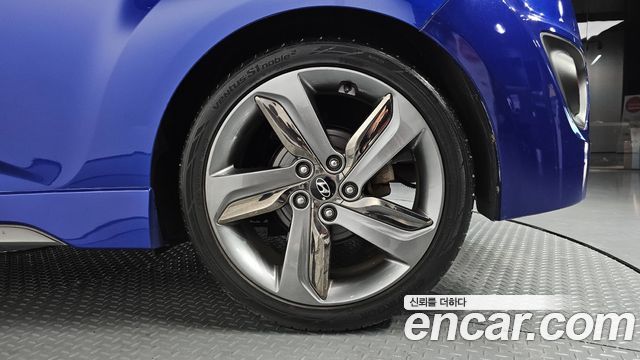 Hyundai Veloster T-GDi Extreme 2013 — фото 21