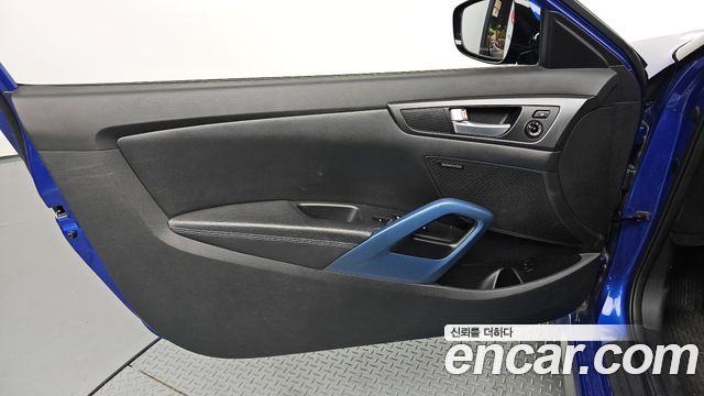 Hyundai Veloster T-GDi Extreme 2013 — фото 24