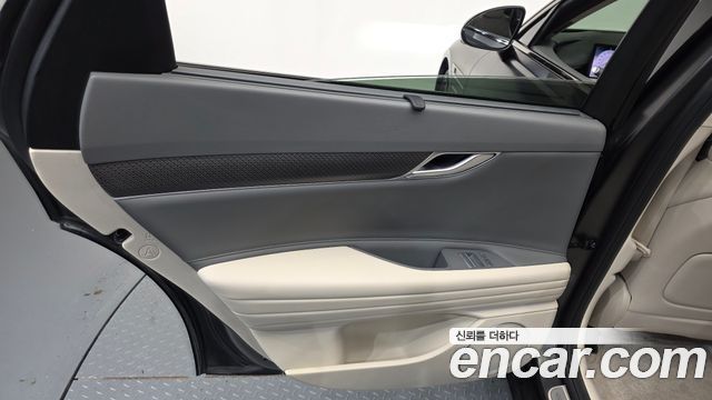 Genesis G80 (RG3) Gasoline 2.5 Turbo AWD 2025 — фото 25