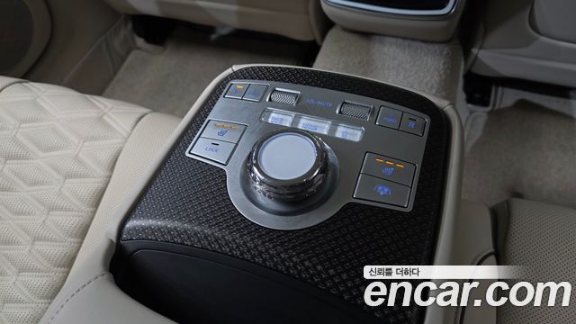 Genesis G80 (RG3) Gasoline 2.5 Turbo AWD 2025 — фото 32