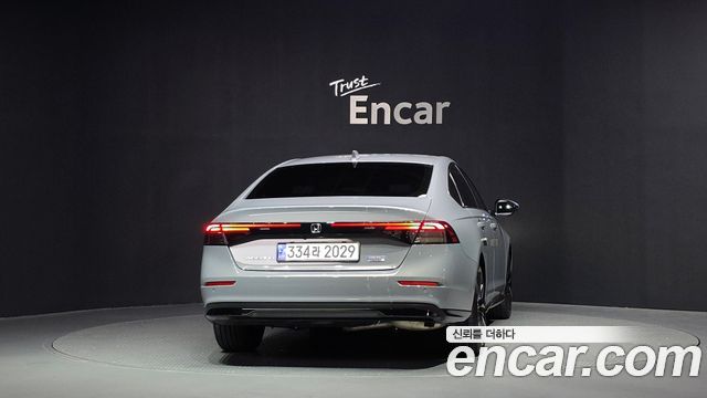 Honda Accord (XI) 2.0 Hybrid Touring 2023 — фото 4
