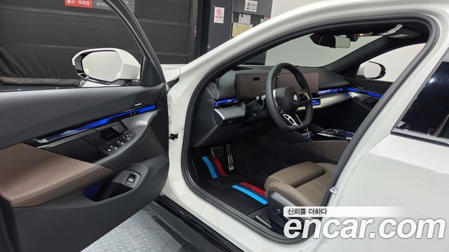 BMW 5 Series (G60) 520i M Sport 2025 — фото 10