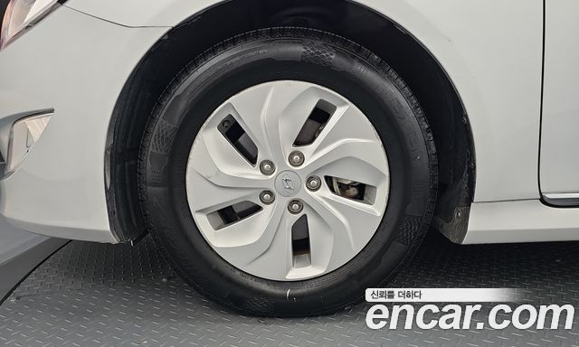 Hyundai Sonata Hybrid 2.0 Smart 2014 — фото 5