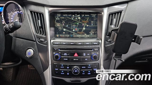 Hyundai Sonata Hybrid 2.0 Smart 2014 — фото 13