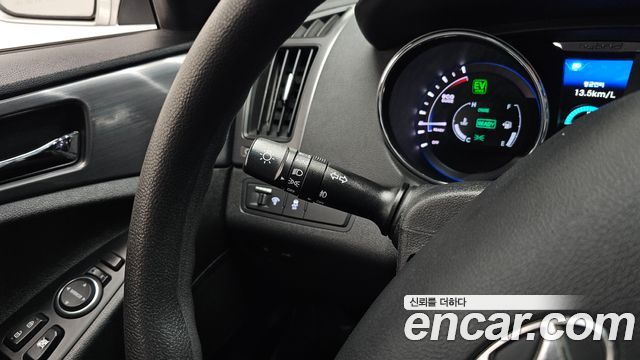 Hyundai Sonata Hybrid 2.0 Smart 2014 — фото 17