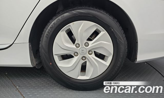Hyundai Sonata Hybrid 2.0 Smart 2014 — фото 21