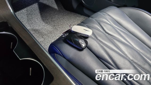 Genesis G80 (RG3) Gasoline 2.5 Turbo AWD 2025 — фото 15