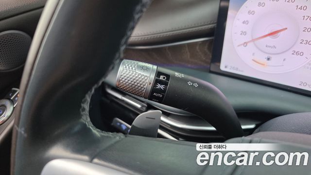 Genesis G80 (RG3) Gasoline 2.5 Turbo AWD 2025 — фото 32