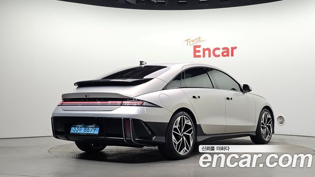 Hyundai Ioniq 6 Long Range Exclusive + 2023 — фото 2