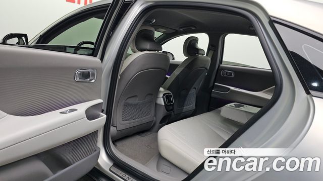 Hyundai Ioniq 6 Long Range Exclusive + 2023 — фото 11