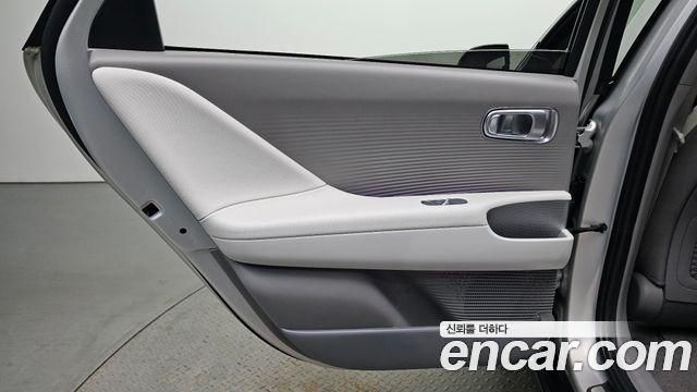 Hyundai Ioniq 6 Long Range Exclusive + 2023 — фото 25