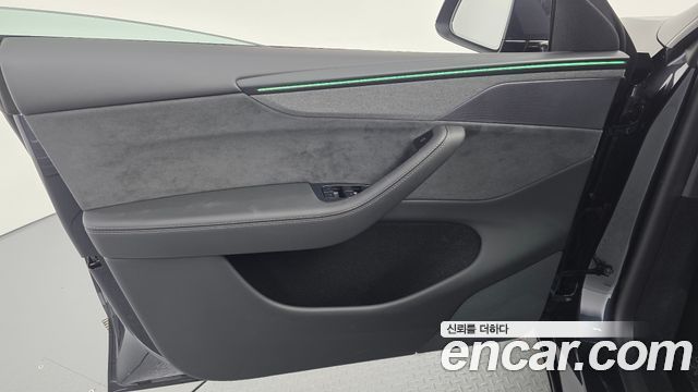 Tesla Model Y L Long Range AWD 2026 — фото 24