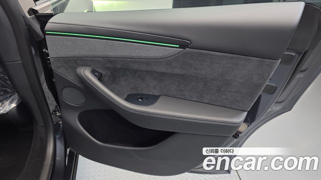 Tesla Model Y L Long Range AWD 2026 — фото 25