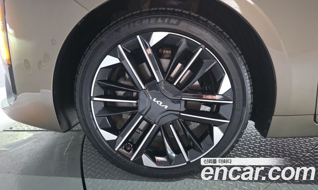 Kia K8 2.5 Gasoline 2WD Noblesse 2025 — фото 5