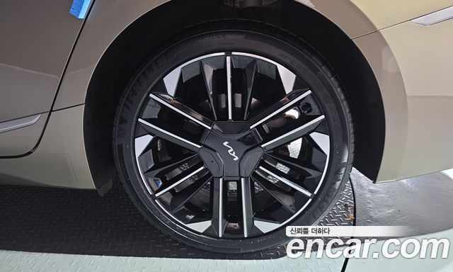 Kia K8 2.5 Gasoline 2WD Noblesse 2025 — фото 21