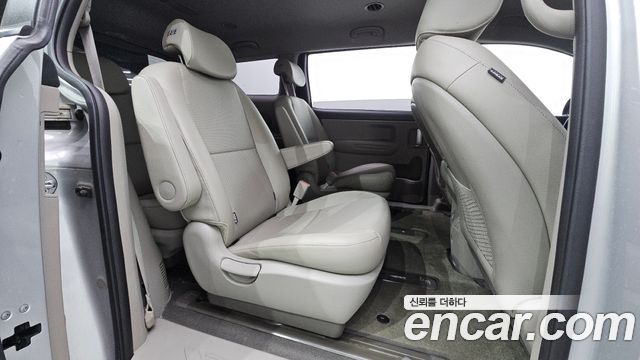 Kia Carnival 9-Seater Luxury 2019 — фото 16