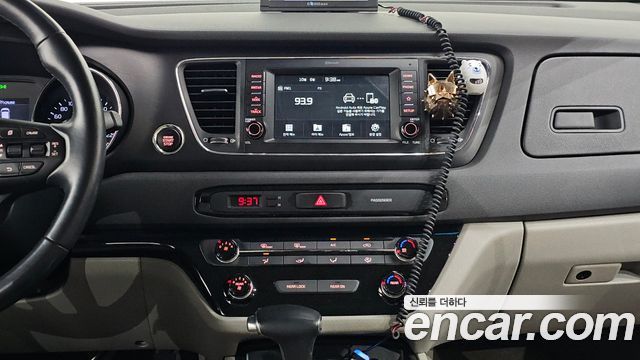 Kia Carnival 9-Seater Luxury 2019 — фото 18