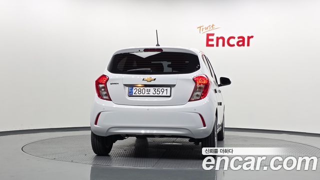 Chevrolet Spark LT 2022 — фото 4