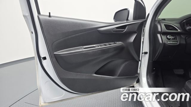 Chevrolet Spark LT 2022 — фото 24