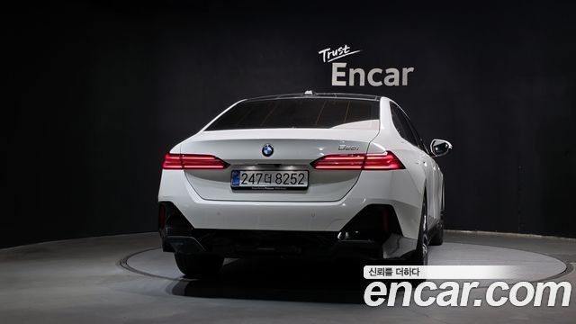 BMW 5 Series (G60) 520i M Sport 2025 — фото 4