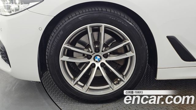 BMW 5 Series (G30) 520d xDrive M Sport Package Plus 2017 — фото 5
