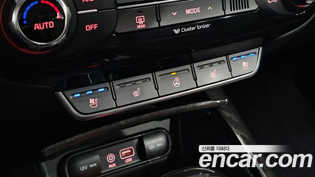 Kia Sorento Diesel 2.0 2WD Noblesse Special 2017 — фото 17