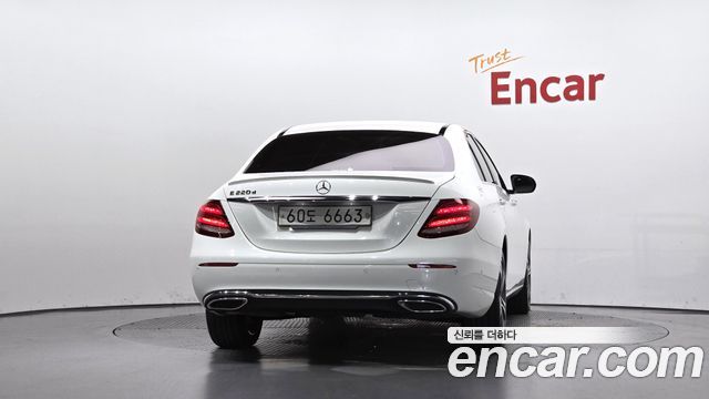 Mercedes-Benz E-Class (W213) E220d Avantgarde 2019 — фото 4