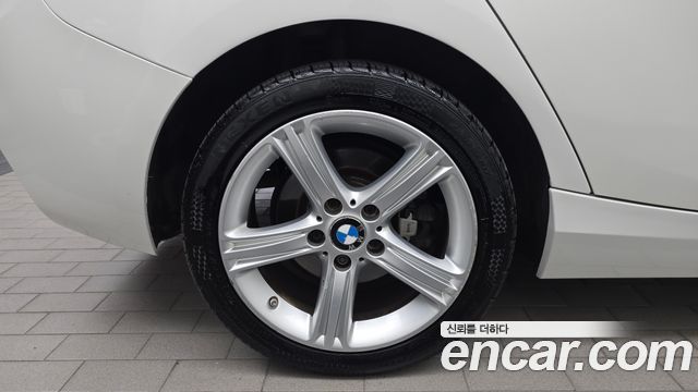 BMW 1 Series (F20) 118d Sport 5Door 2016 — фото 5