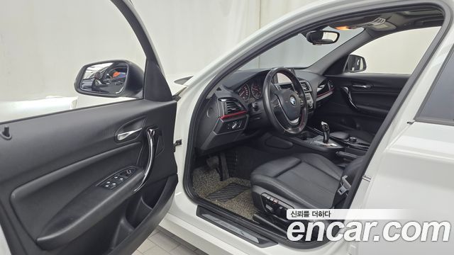 BMW 1 Series (F20) 118d Sport 5Door 2016 — фото 10