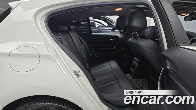 BMW 1 Series (F20) 118d Sport 5Door 2016 — фото 16