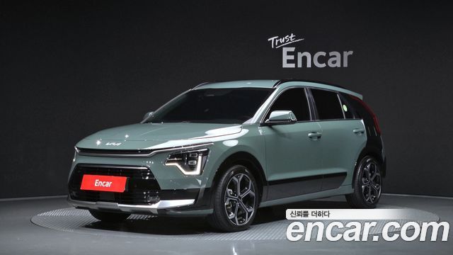 Kia Niro Signature 2022 — фото 1