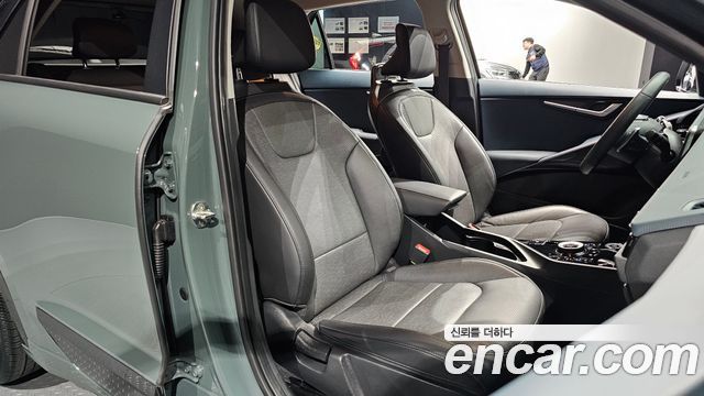 Kia Niro Signature 2022 — фото 11