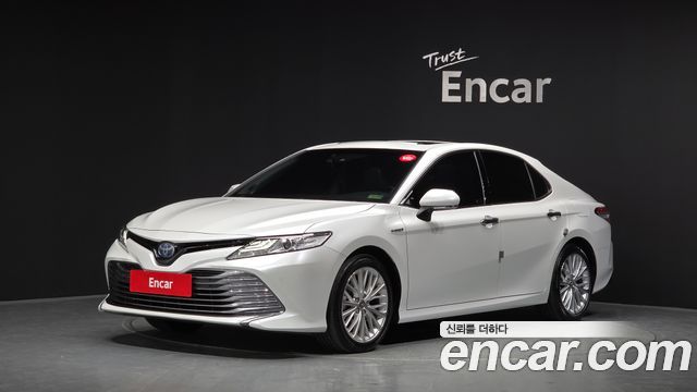 Toyota Camry (XV70) 2.5 XLE Hybrid 2019 — фото 1