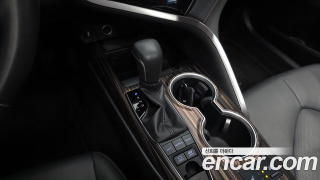 Toyota Camry (XV70) 2.5 XLE Hybrid 2019 — фото 9