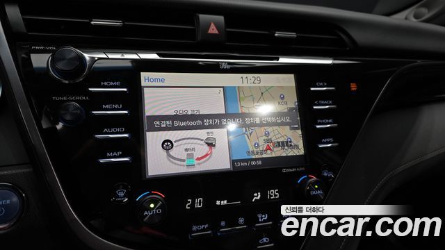 Toyota Camry (XV70) 2.5 XLE Hybrid 2019 — фото 16