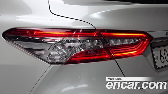 Toyota Camry (XV70) 2.5 XLE Hybrid 2019 — фото 23