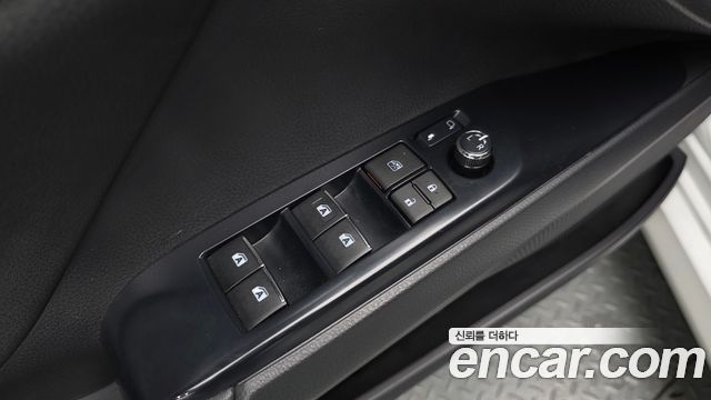 Toyota Camry (XV70) 2.5 XLE Hybrid 2019 — фото 30