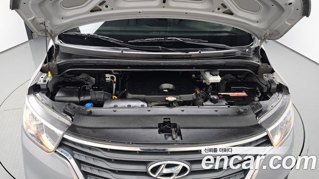 Hyundai Grand Starex Van 3-Seater Smart 2021 — фото 6