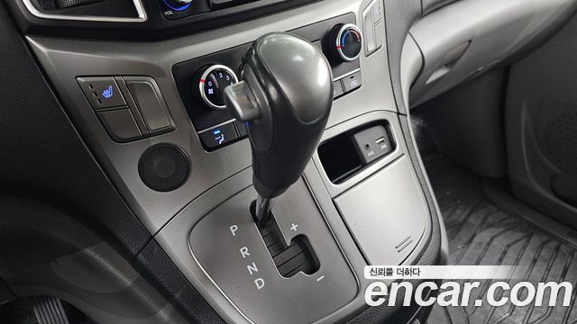 Hyundai Grand Starex Van 3-Seater Smart 2021 — фото 9