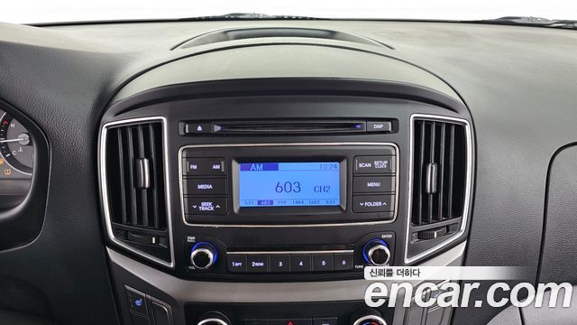 Hyundai Grand Starex Van 3-Seater Smart 2021 — фото 15