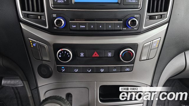 Hyundai Grand Starex Van 3-Seater Smart 2021 — фото 16