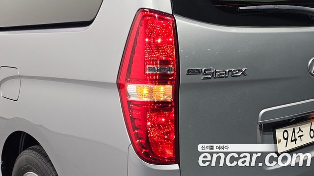 Hyundai Grand Starex Van 3-Seater Smart 2021 — фото 23