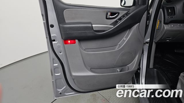 Hyundai Grand Starex Van 3-Seater Smart 2021 — фото 24