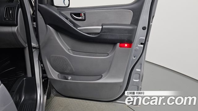 Hyundai Grand Starex Van 3-Seater Smart 2021 — фото 25