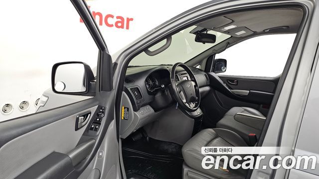 Hyundai Grand Starex Van 3-Seater Smart 2021 — фото 26