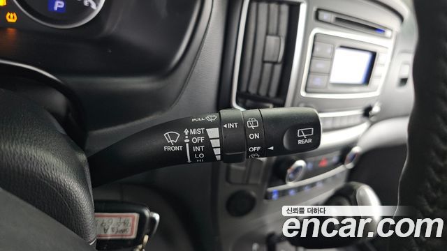 Hyundai Grand Starex Van 3-Seater Smart 2021 — фото 27